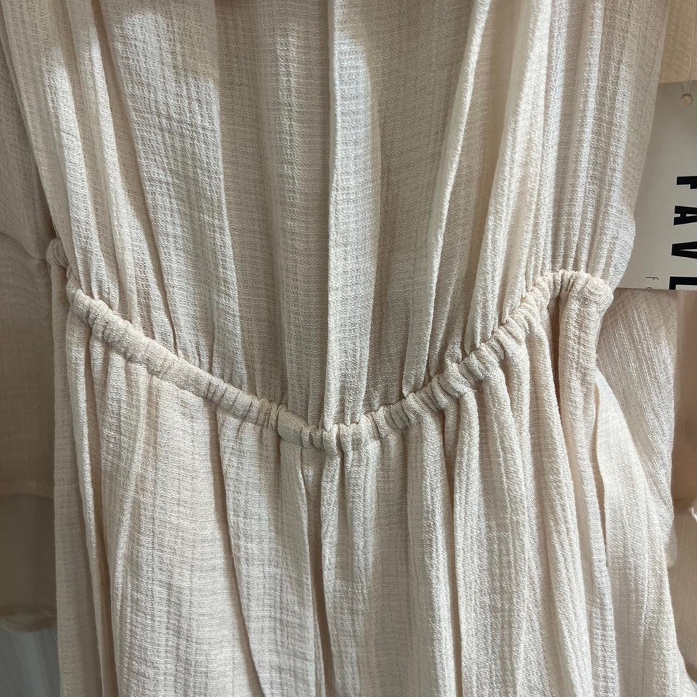 Small FavLux cream romper - Picture 3 of 4